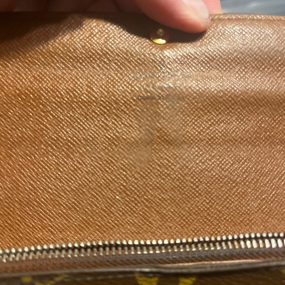 #824| LouisVuitton Monogram wallet+ chain, some loose stitching, well maintained - Picture 8 of 16